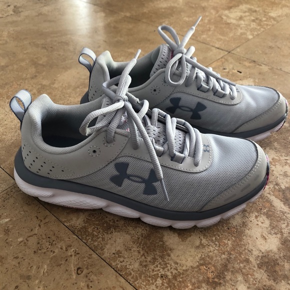 Under Armour Charged Assert Sz 6.5 Sneakers - Picture 4 of 12